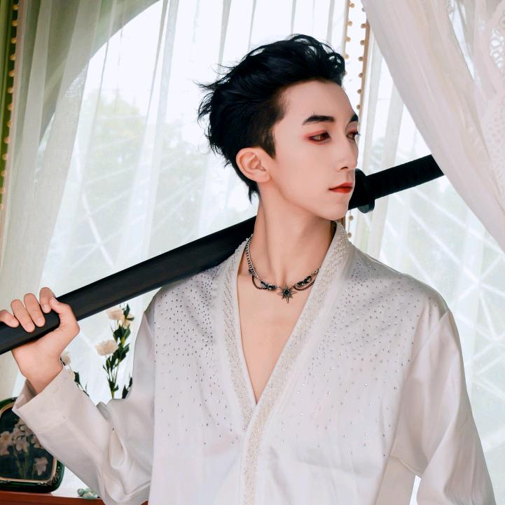 楼兰阿龙