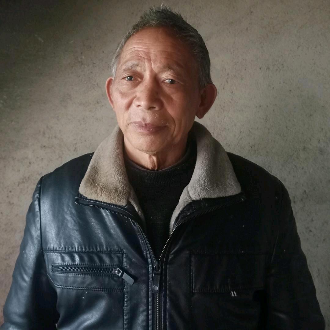 汤典文