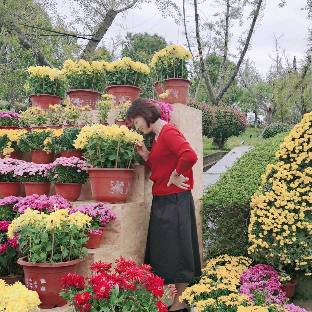 上高韩一坊，欧居兔帕米宣女装云云，