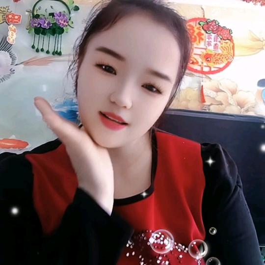 大脸妹(๑><๑）