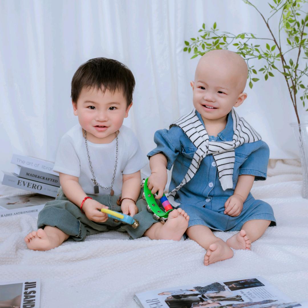 双胞胎哥哥弟弟