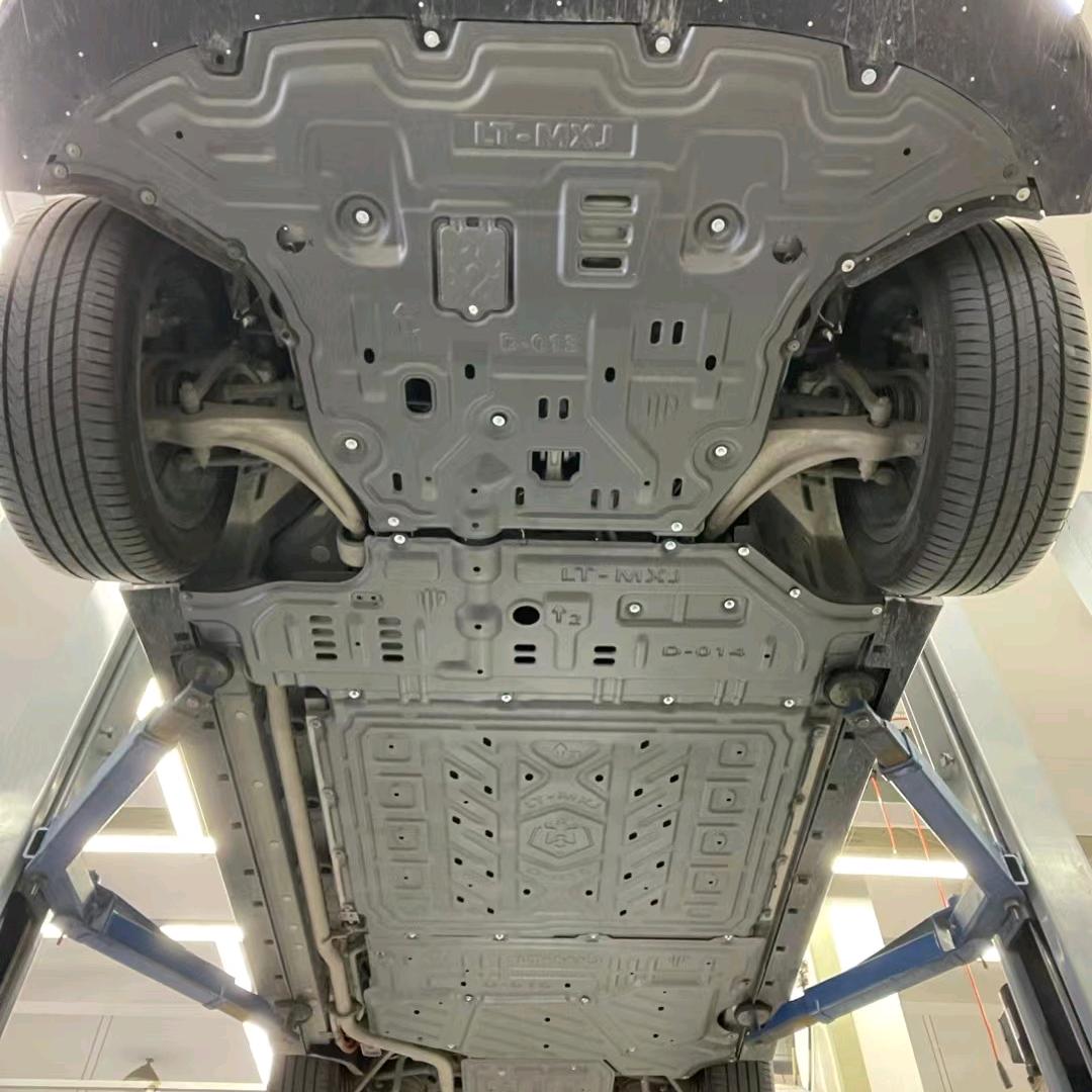 乌市奥华下护板 护杠 踏板 雨挡等等