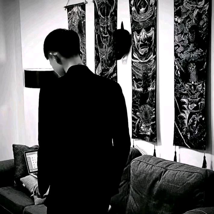 @对方正在抽烟中........