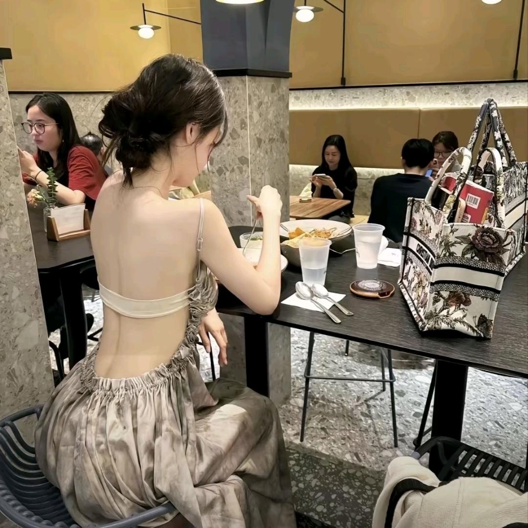 柳如烟.