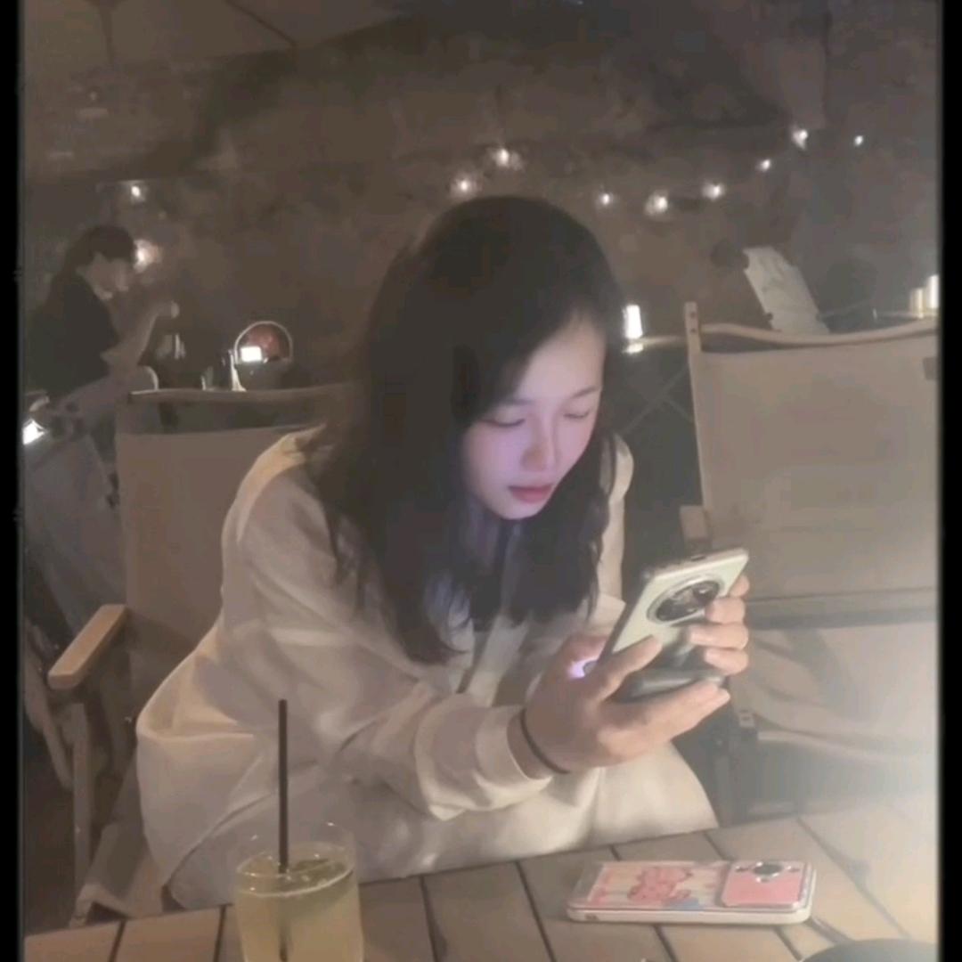 麻烦的兔子🐰