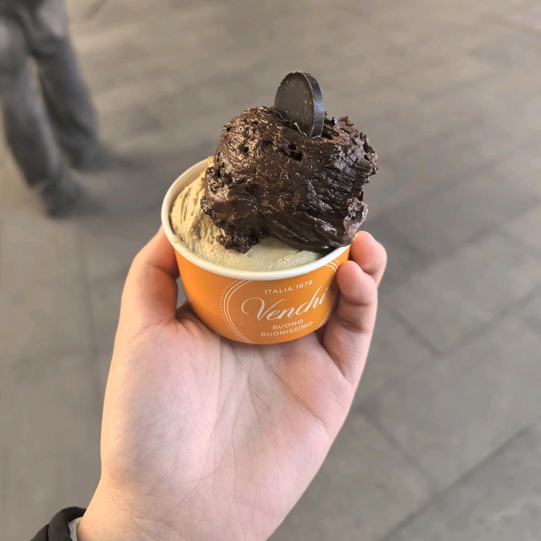 吃🍓的小母狮