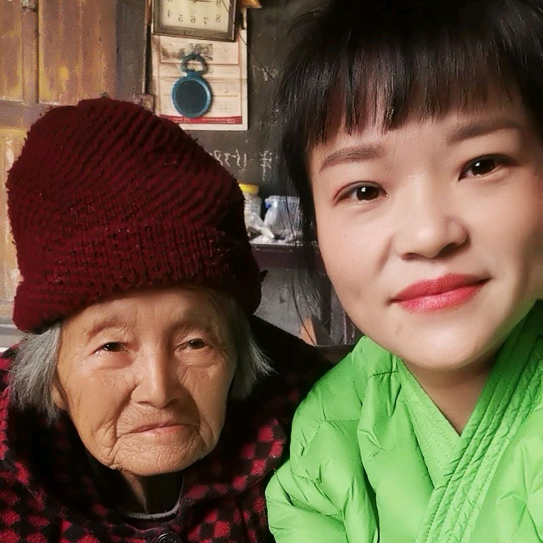 小熊和婆婆