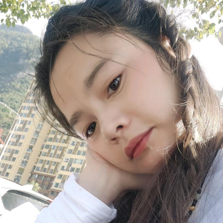甜甜梓吖