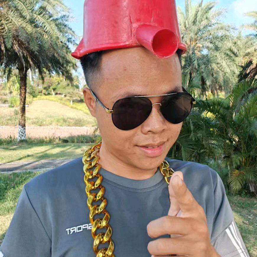 峰子哥《助理号看简介》《中12:10分》