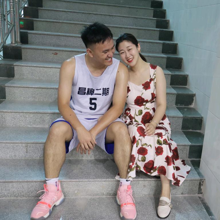 被骗而背债的夫妻