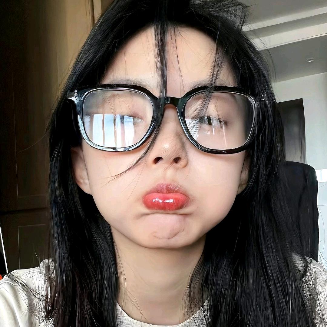 奶咖怪Yiiouo