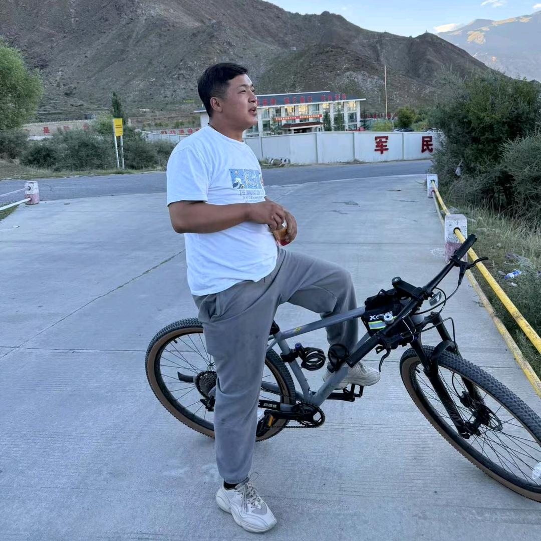 贡桑（修车人）