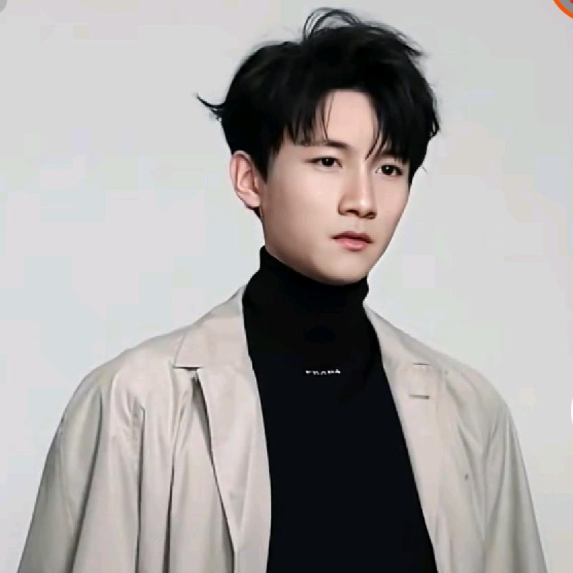 高级化妆造型师李李