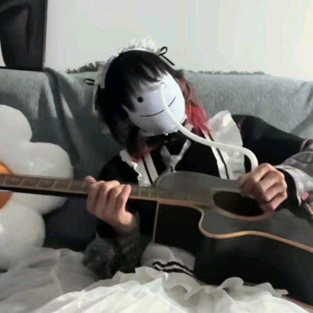 快乐的一条小鲸鱼