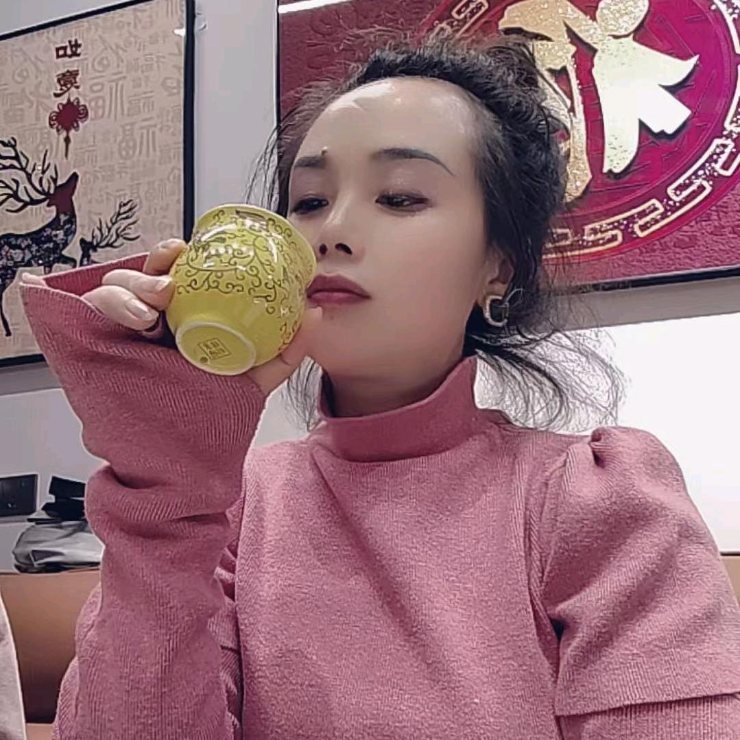 爱昵爱笑