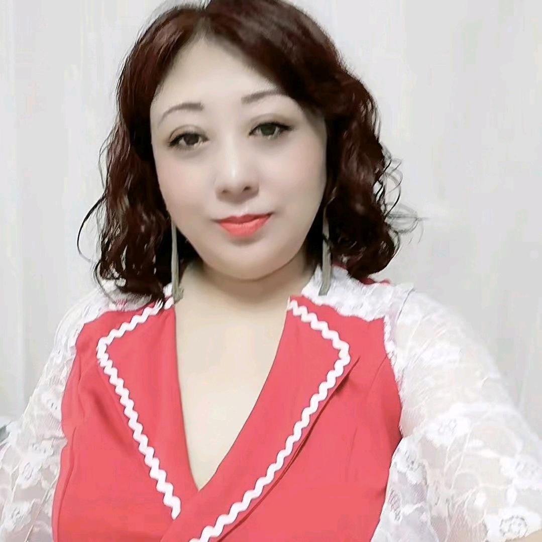 蜜桃依一