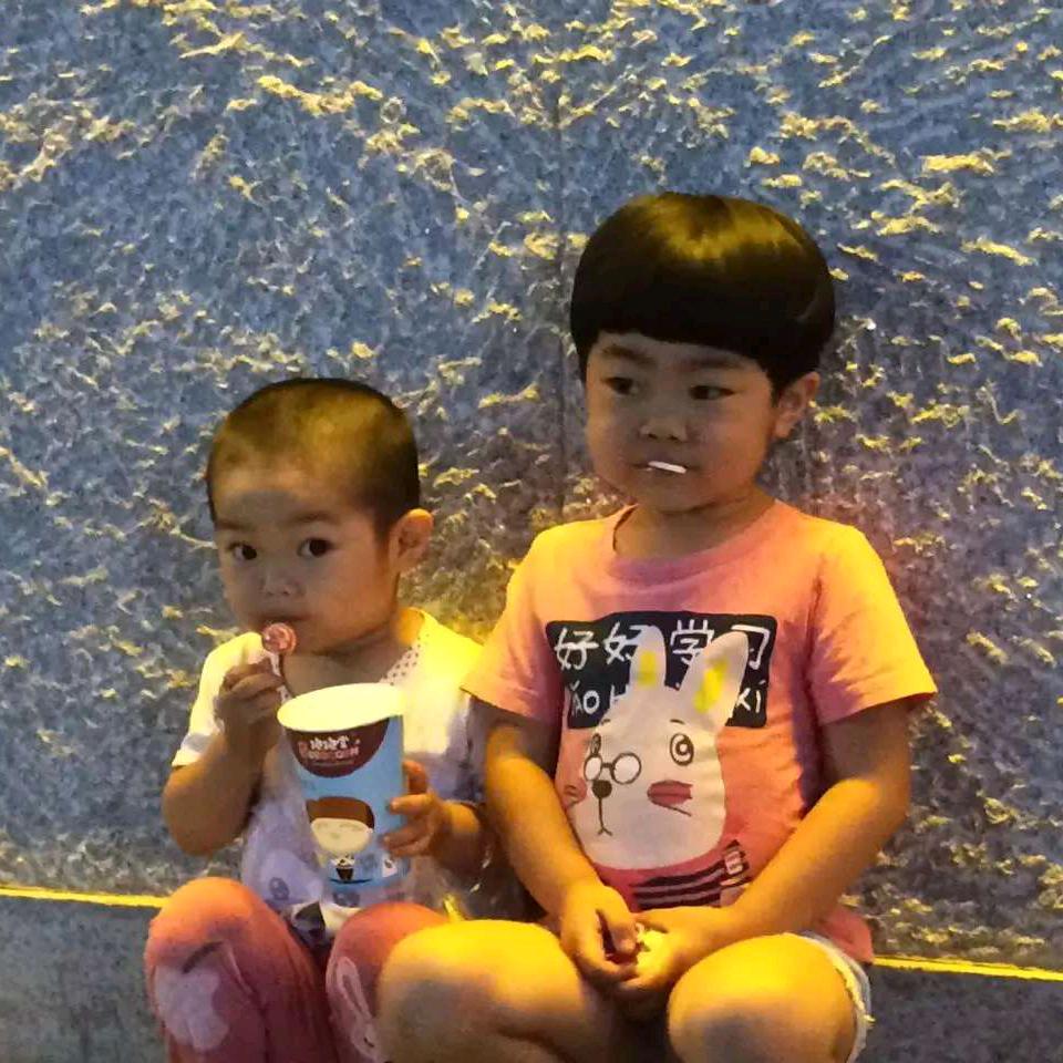 买奶粉的小姐姐