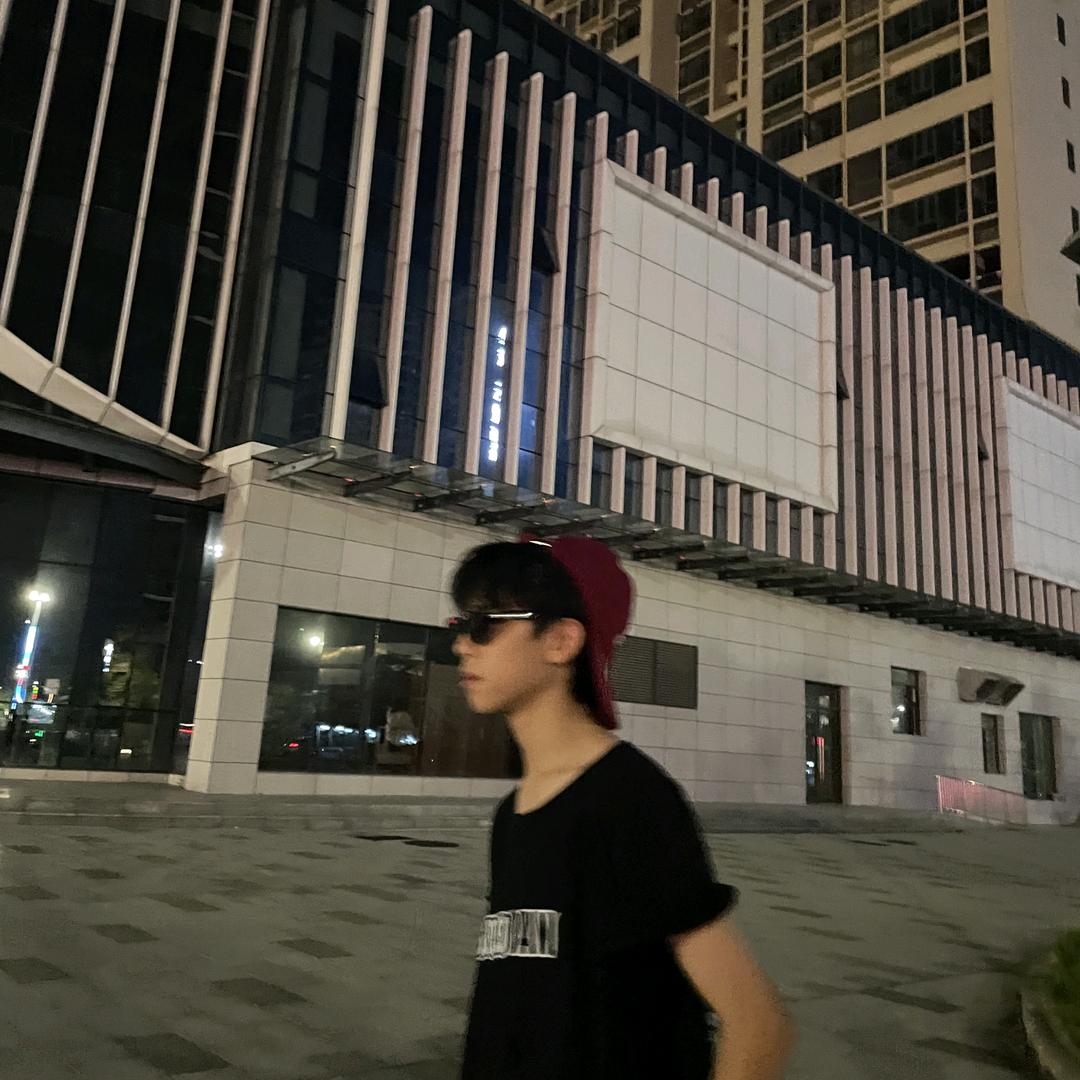 黃梓僑。