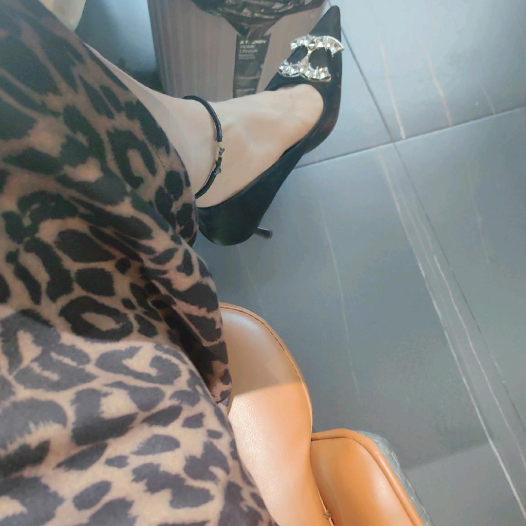 是小F