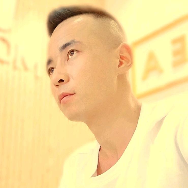 这世界从不欣赏眼泪！