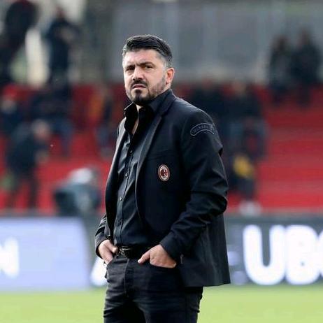 阴天(ง •̀_•́)