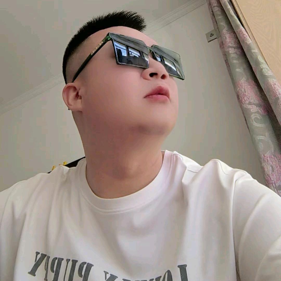 磊磊（北京尊驰名车）