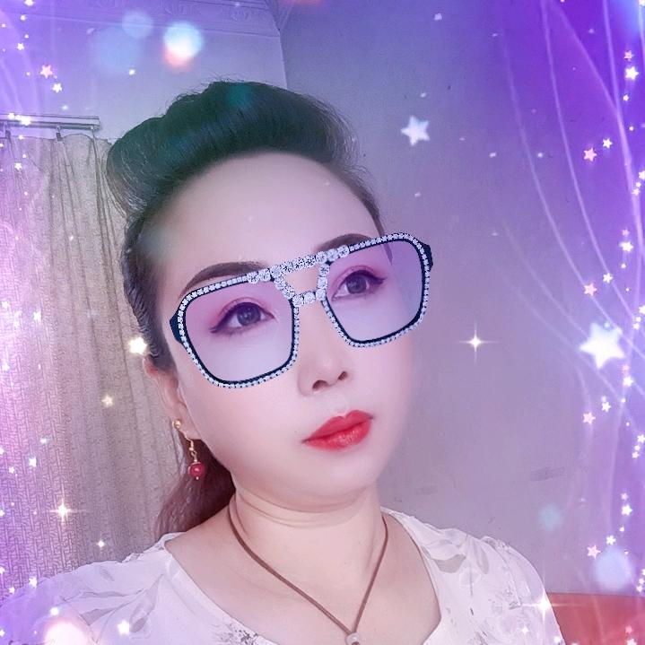 素衣青颜淡若尘