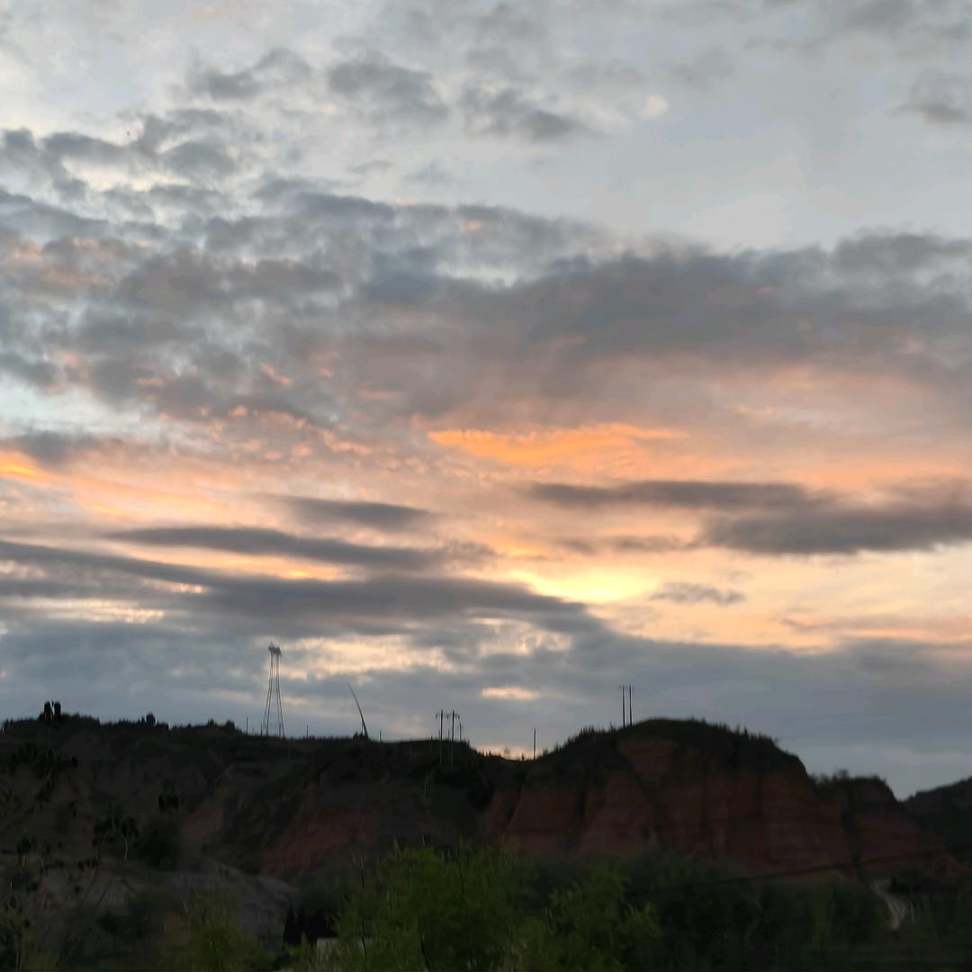 不甘憾此与君隔，仍已初心待见时