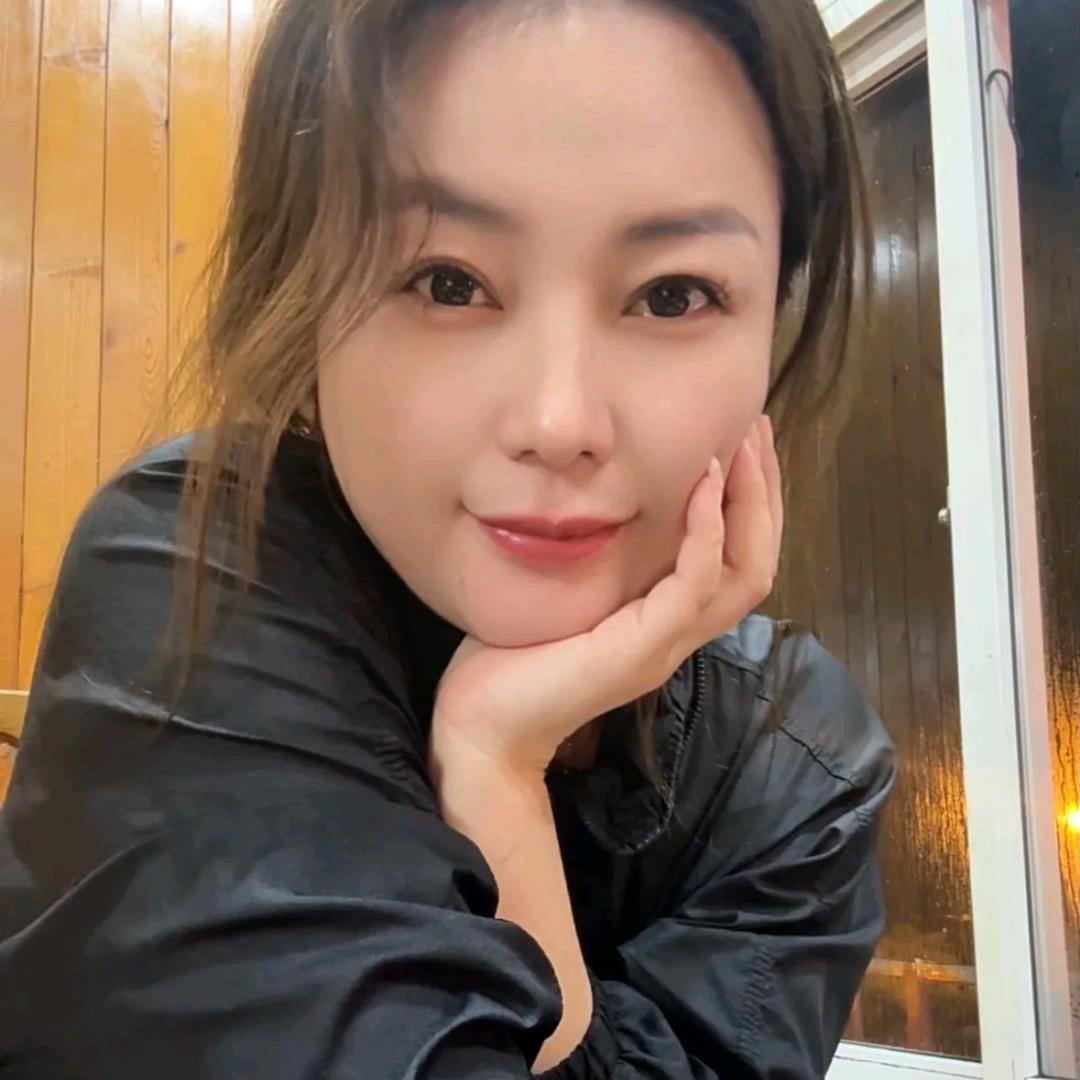红妹妹吖.