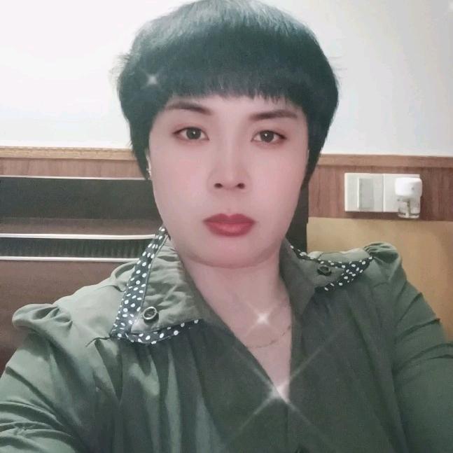 虚伪的世界，遇上了虚伪的人。