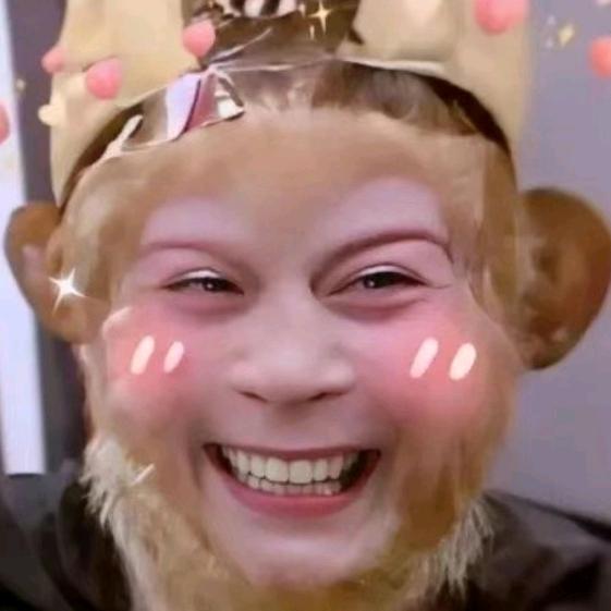 拿着吉他吹喇叭