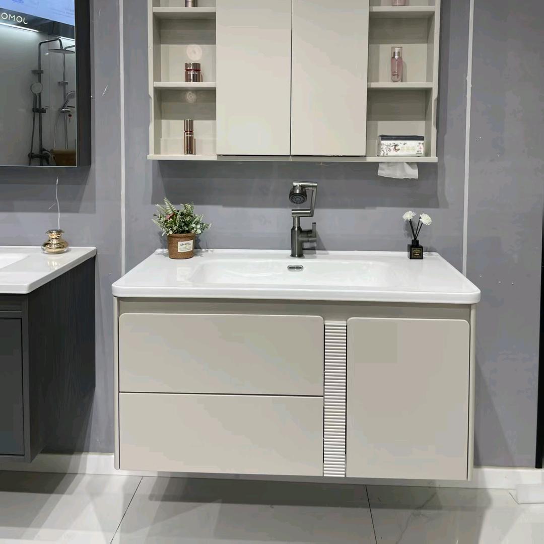 靓点橡木浴室柜源头工厂