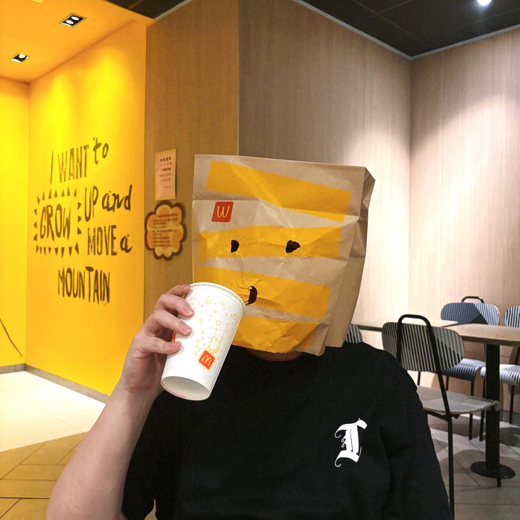 可乐请加满冰哦