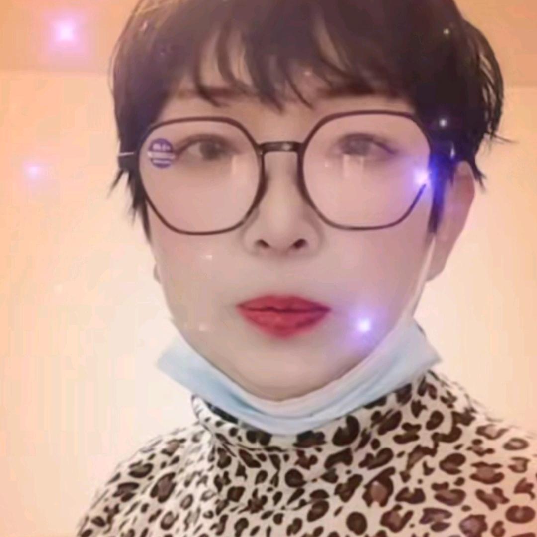 嘟嘟。