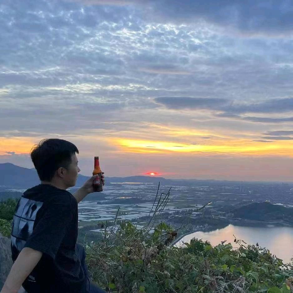 不许人间见白头
