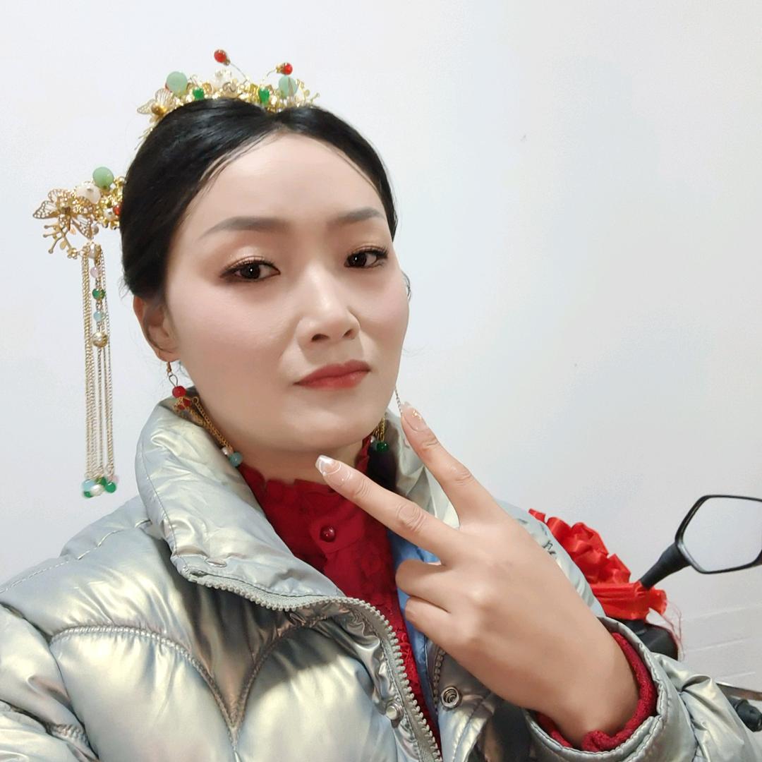 坐在坟前听鬼讲故事