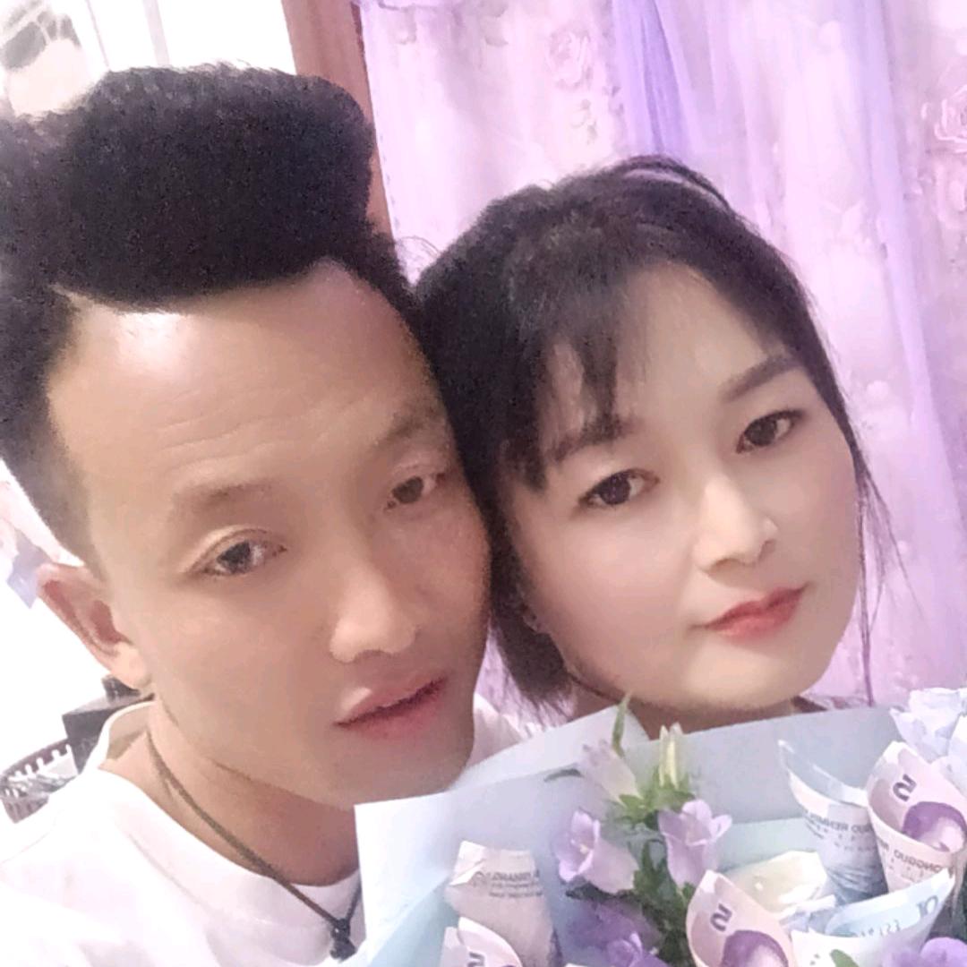 万屯花灯张彪演艺团