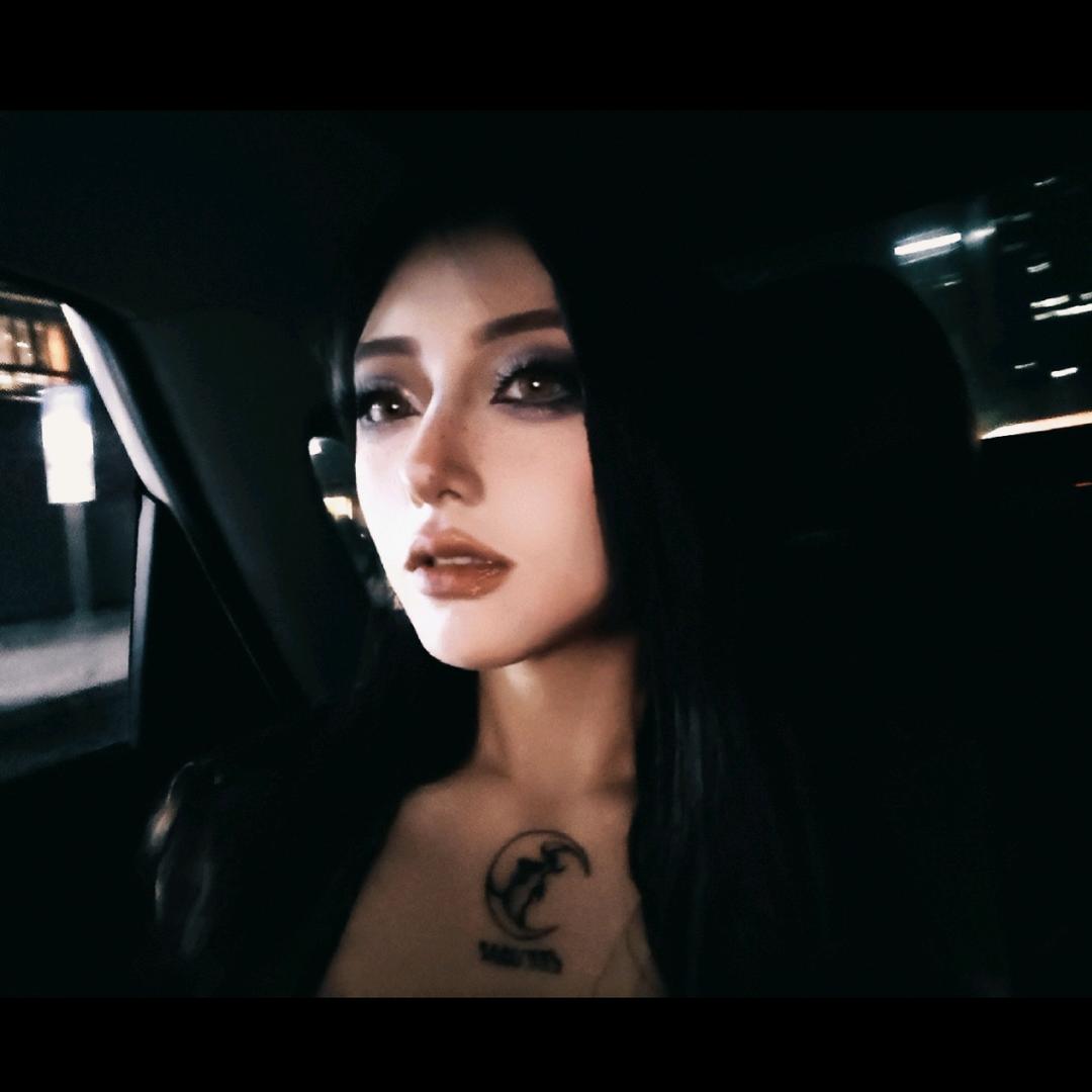 邓哔哔（再买捏就是狗）