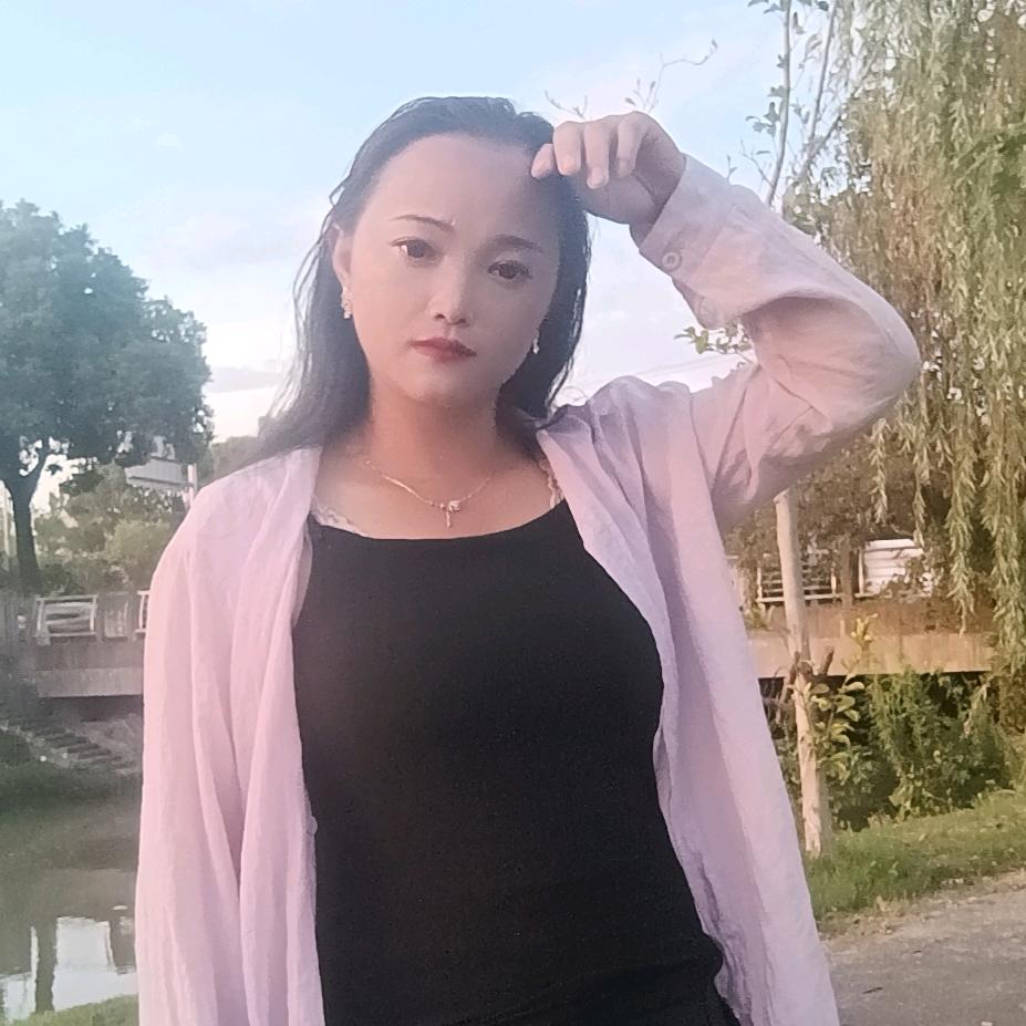 苗族爱山歌