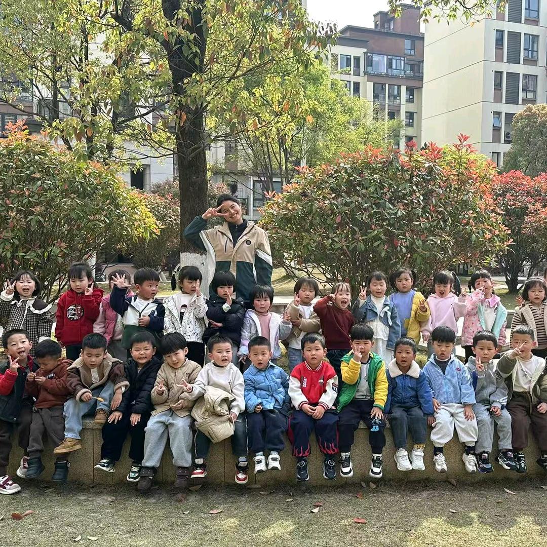 幼儿园里的大朋友