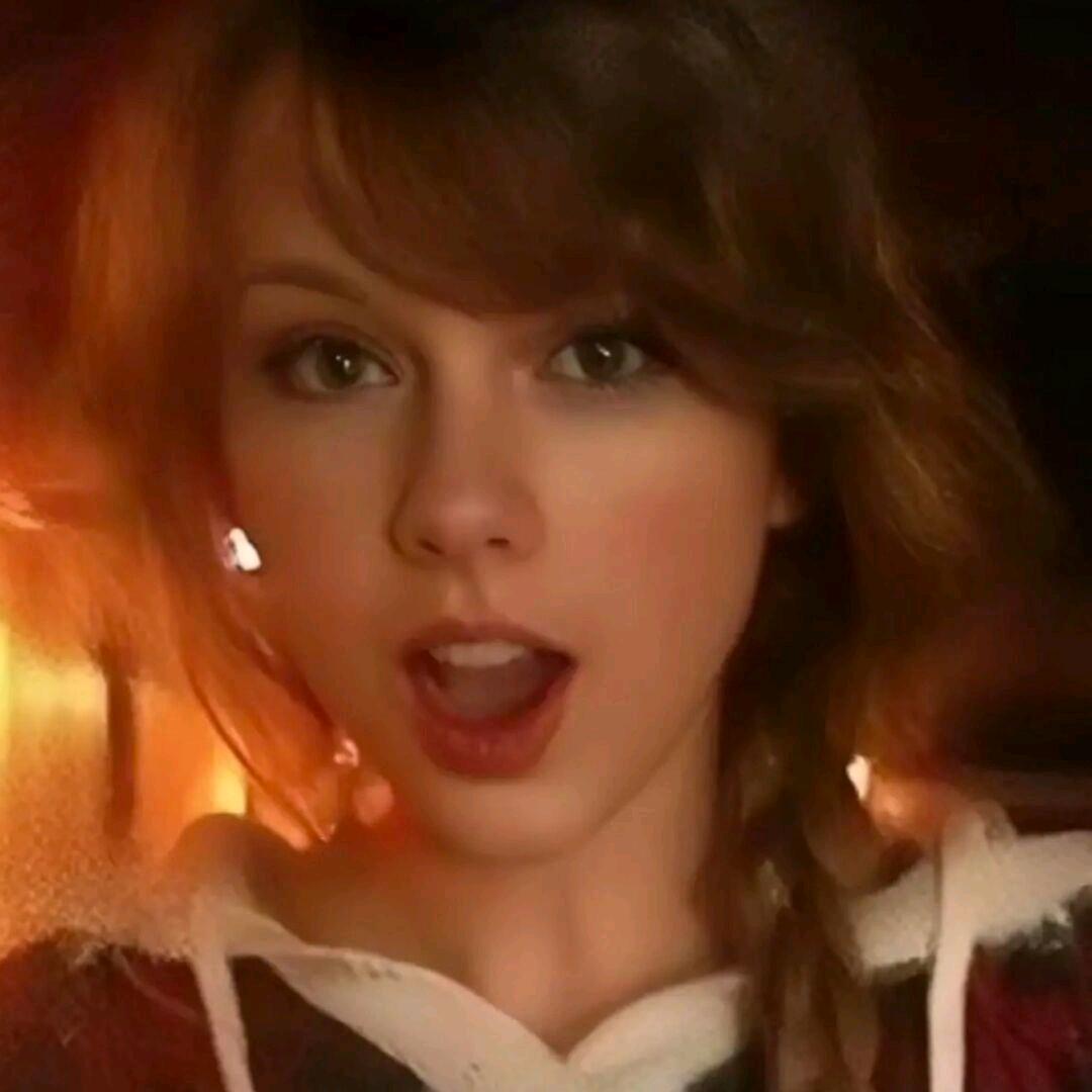 Taylor  Swift