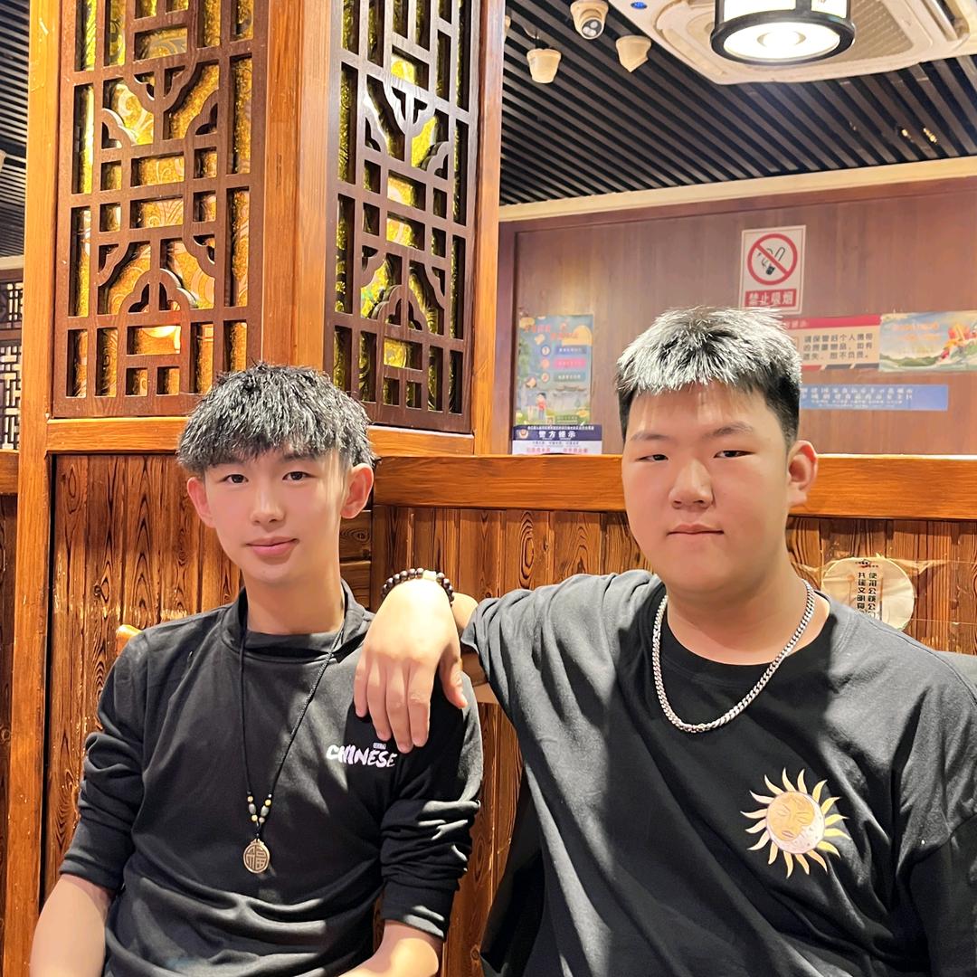 不会弹吉他的小白🎸