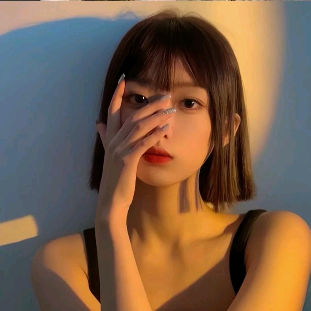 偷吃桃子果😍