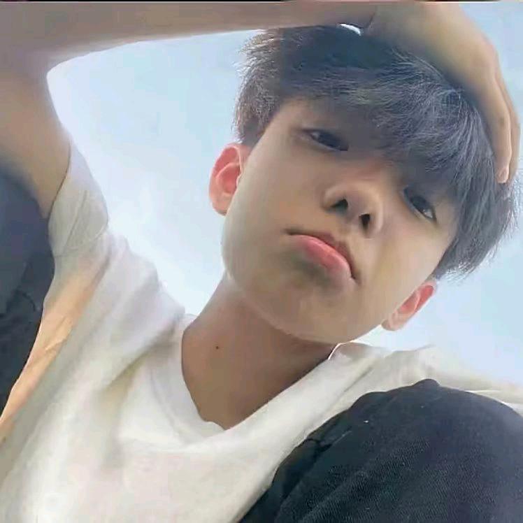 抱紧我的玫瑰花。