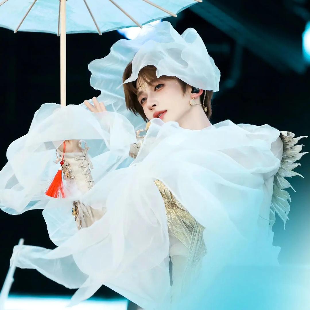 安静的小笼包✨🐧🦈🔮
