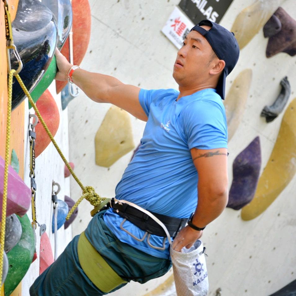 蓝天攀岩   阿杜教练