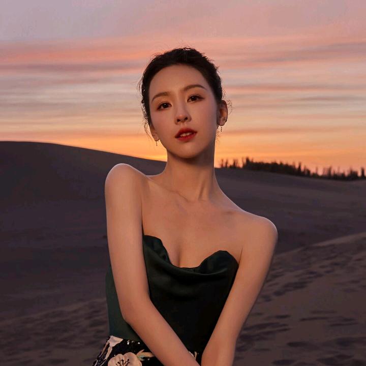 醉酒的💁的小女孩