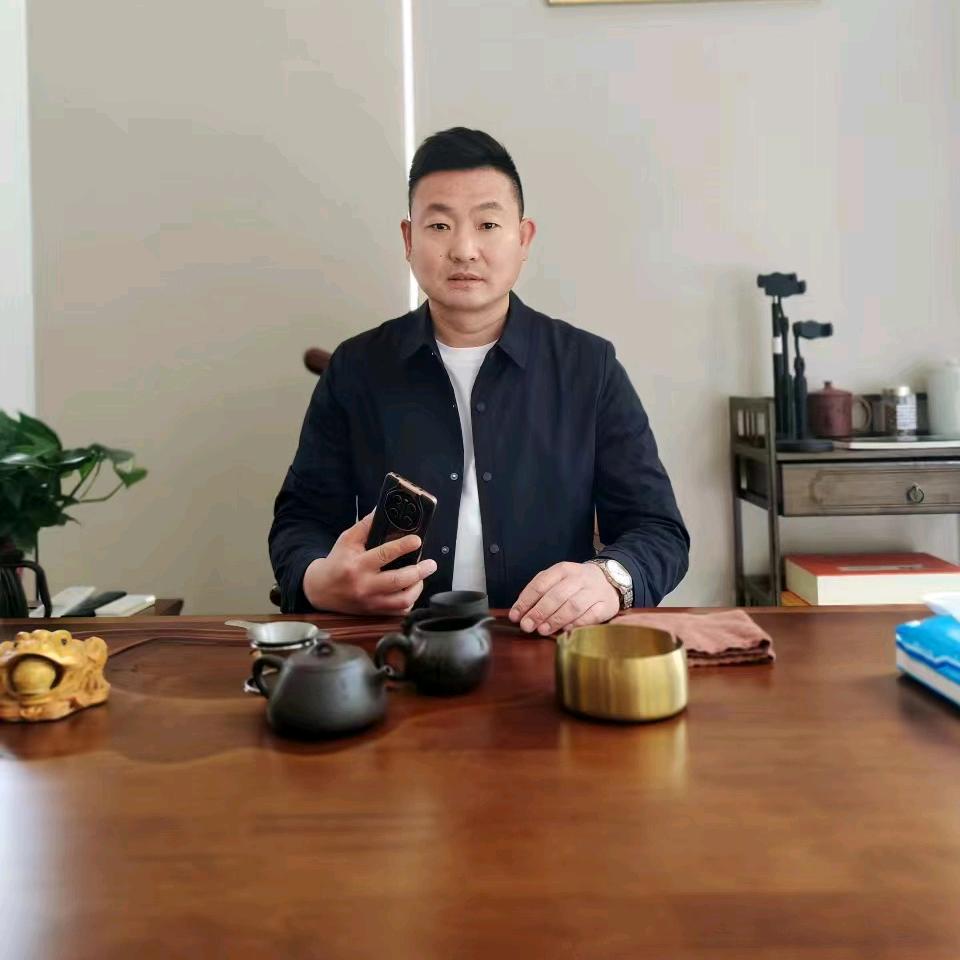 大脸哥-泰欣装饰