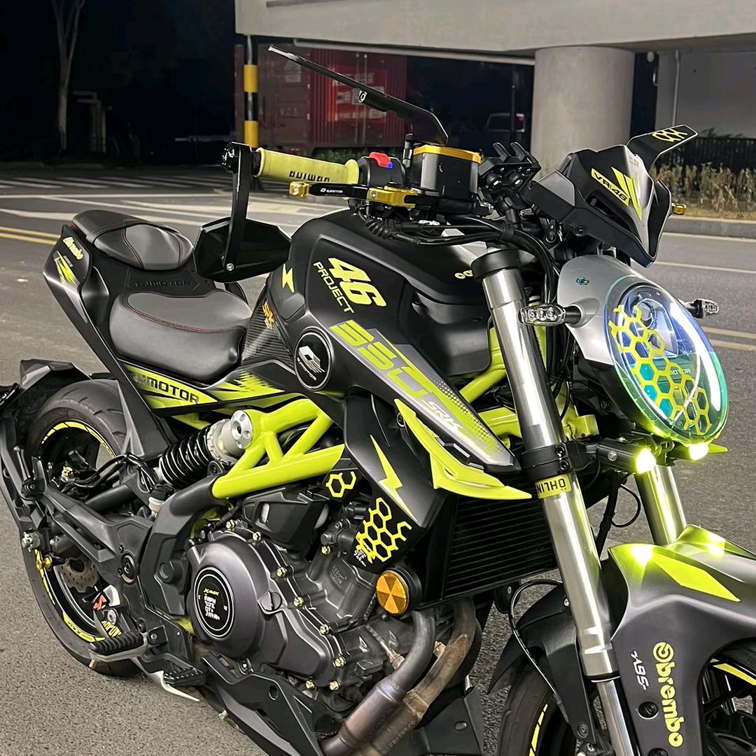 朕微服私访，爱妃接驾