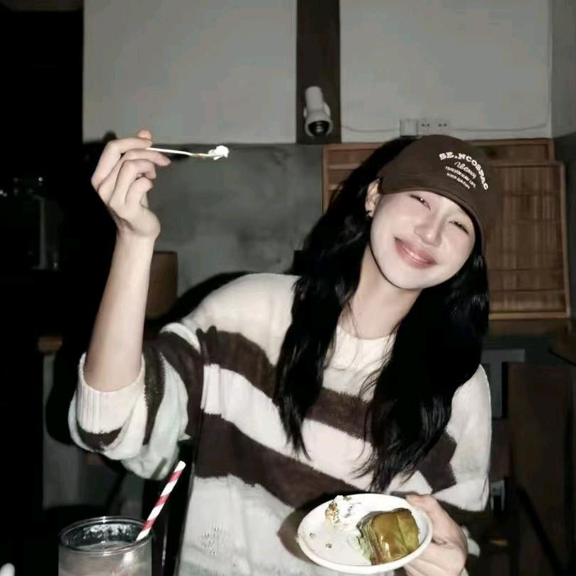 刘若男饭饭（精选穿搭)